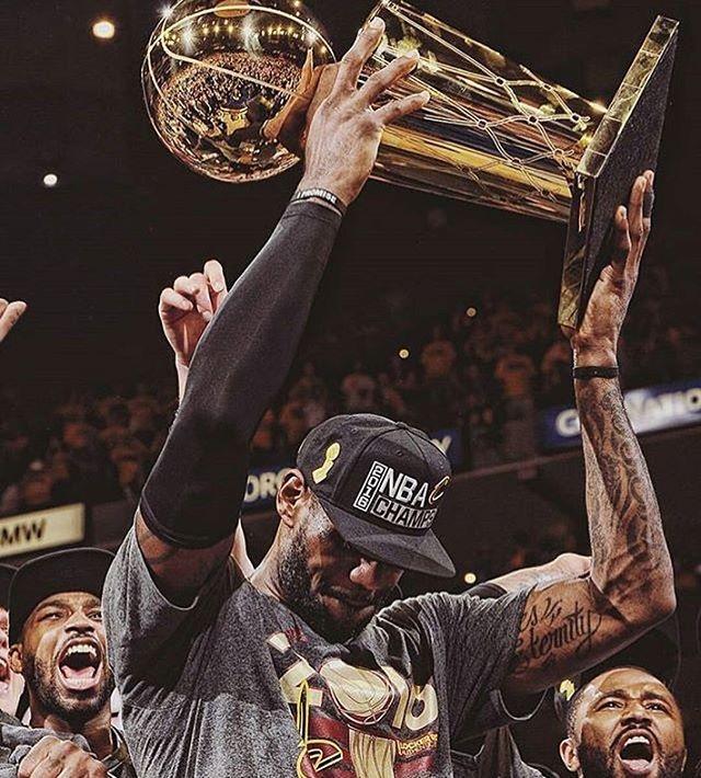 勒布朗·詹姆斯|盘点NBA各时代的第一人，90年代真的太难选择了！