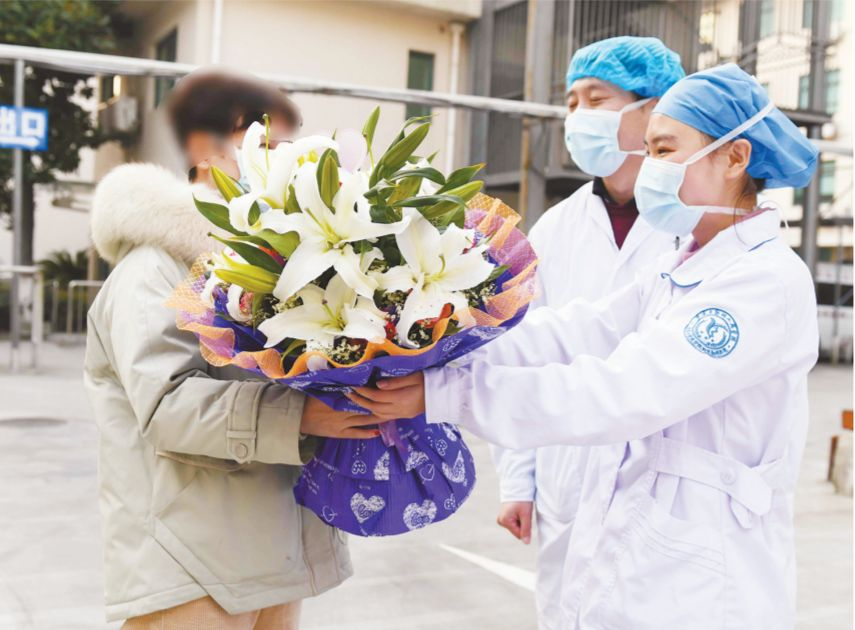 佟丽娅|变性人雷晓晨：04年变性，05年结婚，06年当妈，如今怎样了？