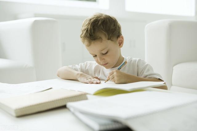 吴洪娜聊说育儿|小学一年级的孩子怎么判断孩子是不是聪明，有没有学霸的潜质？