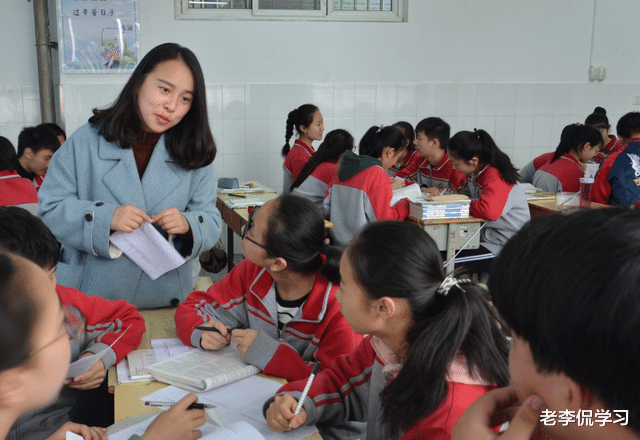 硕士学位|中小学教师队伍成“女儿国”，男教师稀缺的背后，是谁瞧不上谁？