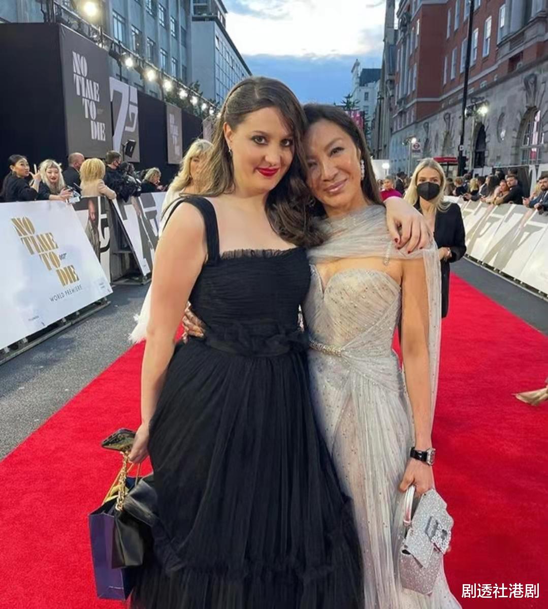 杨紫琼|贵气！59岁武打女巨星戴近千万名表现身，男友是75岁前法拉利总裁