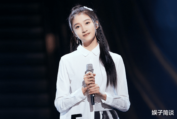 鹿晗|“最受欢迎”女演员洗牌：杨紫第6，毛晓彤空降第3，榜首终于易主