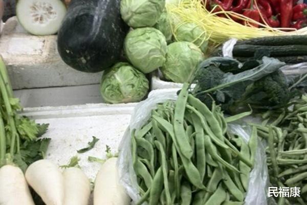 米饭|隔夜的白米饭、蔬菜、白开水和肉，究竟哪个不能吃？听医生说说