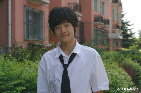 李卫当官|《李卫当官》播出20年，主演功成名就嫁豪门，而他做回普通人
