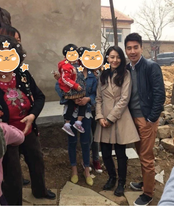 赵又廷|高圆圆带赵又廷回河北老家，现场照片曝光，这状态太好了吧？