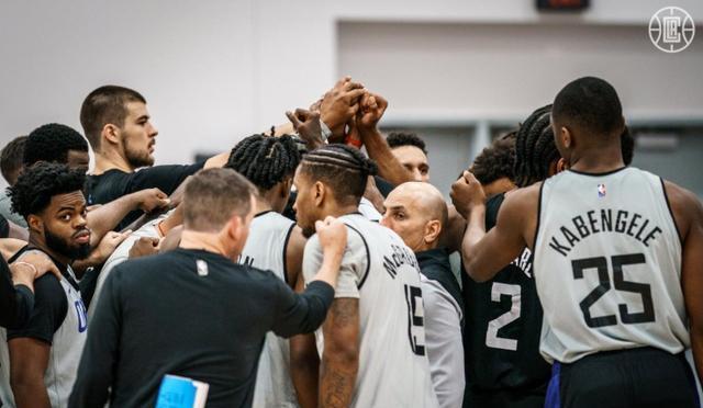 快船队|神鬼的乔治，失衡的阵容，1600万沦为泡沫，NBA最大的伪强队快船