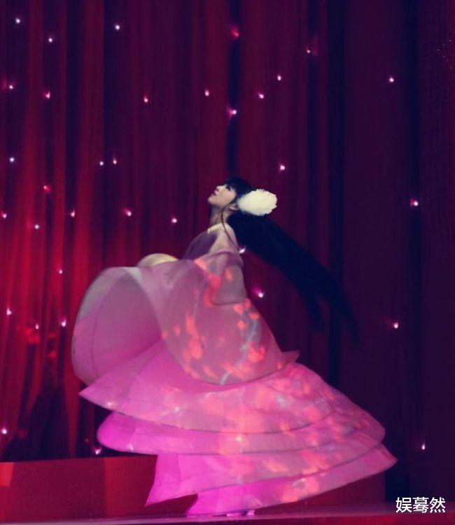 小彩旗|“小彩旗”的10年堕落史！自毁的功力，不亚于郑爽