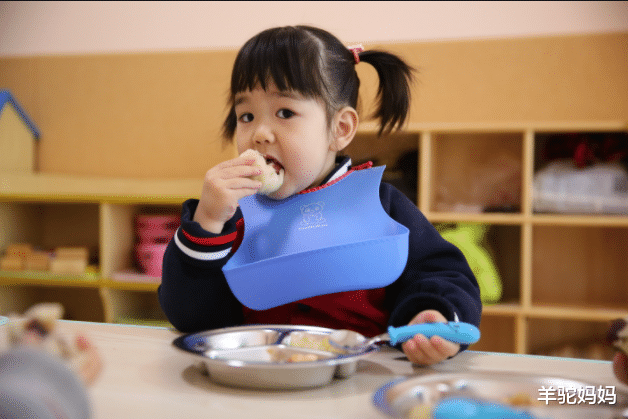 羊驼妈妈|这种餐桌常见食物,比泡面还影响宝宝发育,儿科医生的忠告要牢记