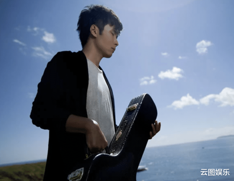 盲人|盲人歌手娶小11岁弱视妻子！不怕婚后生活有困难，计划1年后生娃