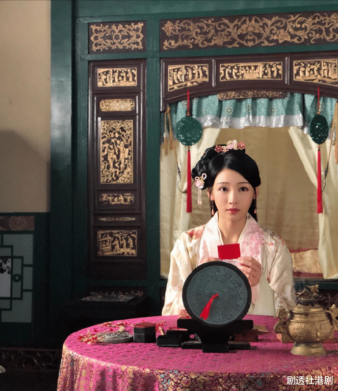 TVB|TVB“仙气女神”为演机器人冷落男友，不小心暴露两人拍拖时间