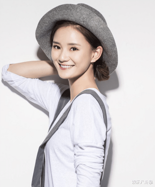 黄圣依|18岁靠砸钱演女主，还让黄圣依作配，35岁破产以柜姐谋生