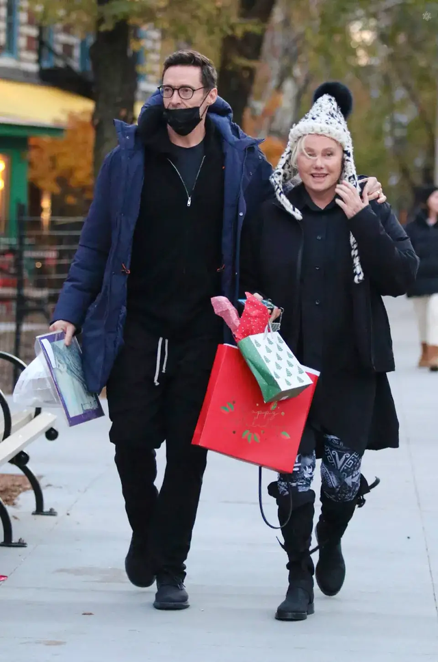 狄波拉|狼叔和大13岁妻子再撒狗粮，太甜！网友：这才是爱情该有的模样