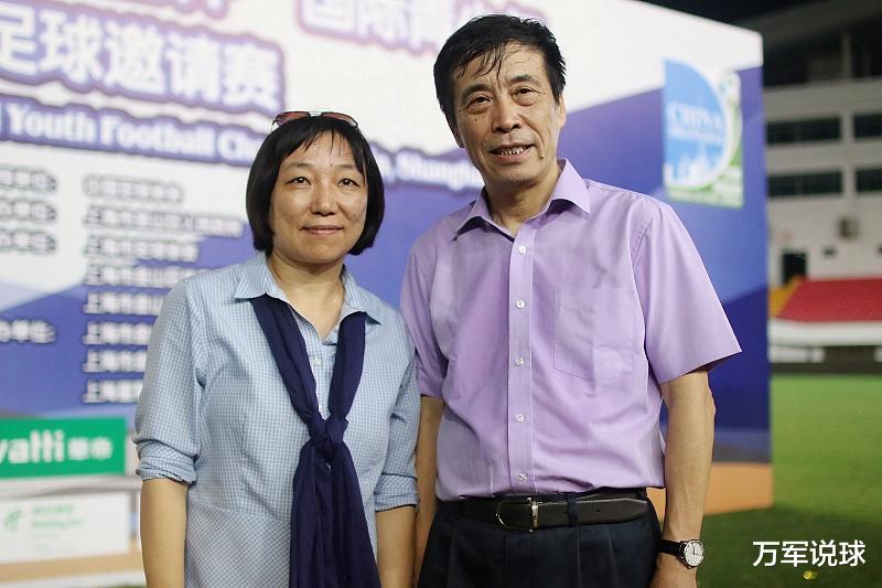 广州队|8冠亡是坎儿？徐根宝出手助爱徒离队，海港成功从广州队挖人