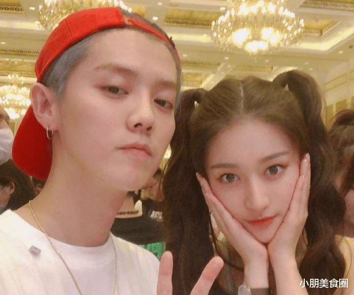 央视|人民大会堂开会不许化妆，暴露明星真实长相，真的像电视上那么好看吗？