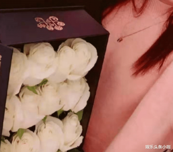 鹿晗|高调官宣！全网嘲的情侣见家长了，毕业就结婚？！