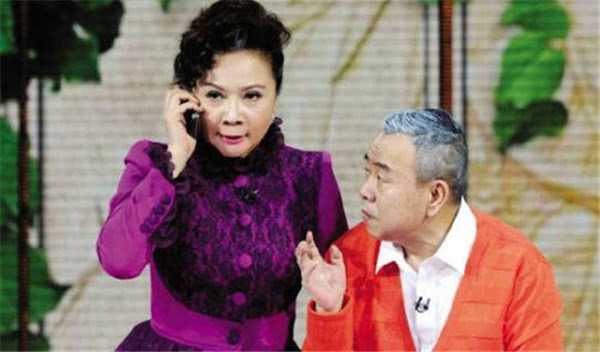 家庭教育|曾经春晚顶流退休后,做网红,卖“假货”,为何一个个人设翻车?