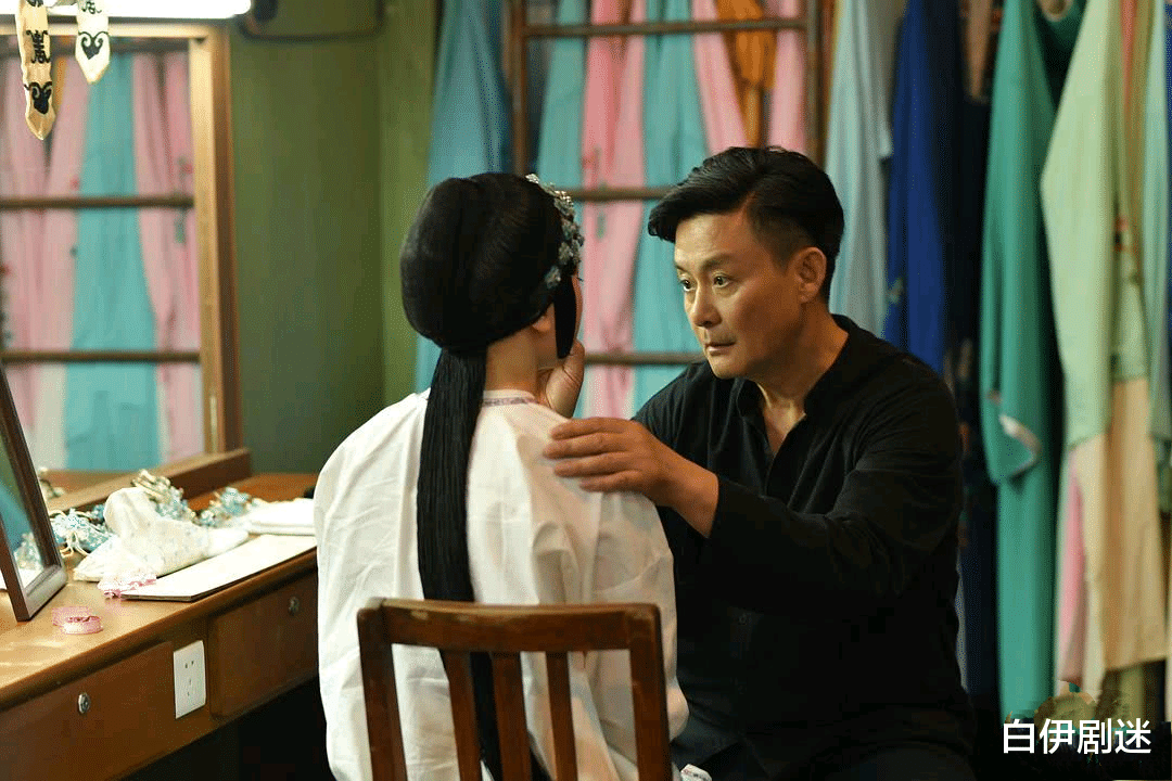 八角亭谜雾|霸道跋扈的美女被精神病人杀害，《八角亭谜雾》到底想表达什么？