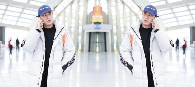 秦昊|伊能静一家三口逛街，秦昊一身休闲手揣裤兜，暴露姐弟恋真实状态