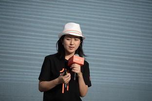 正儿八经说 当年32岁创立摩拜单车的浙江女孩，套现27亿，现状生活如何