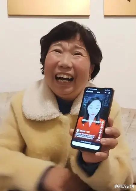 晓雨历史观 杜新枝夫妇去给姚策扫墓,却记错了七七的日子,属实让网友很无语