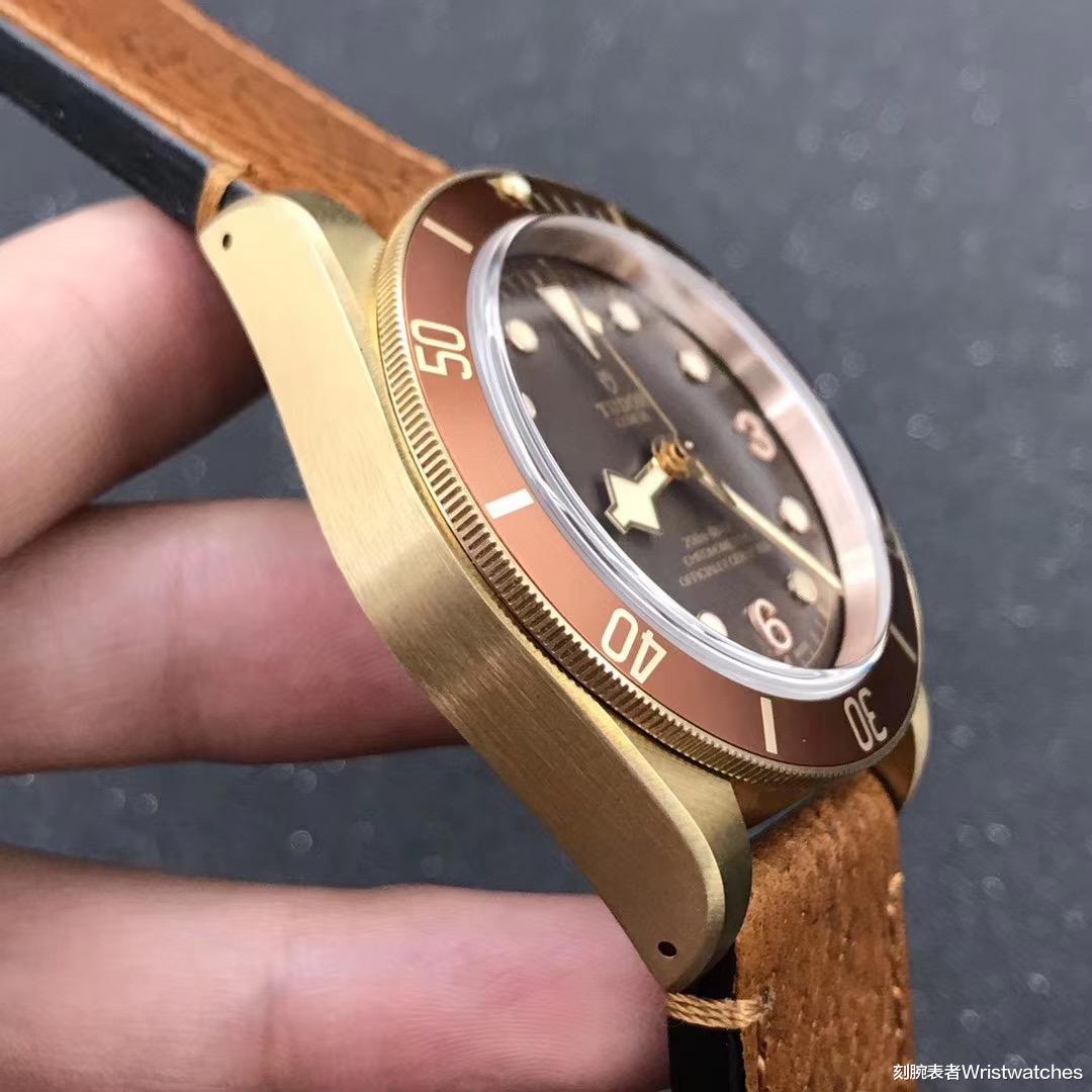 刻腕表者Wristwatches|XF厂帝舵青铜花V3版复刻表入手推荐「告别一眼假」