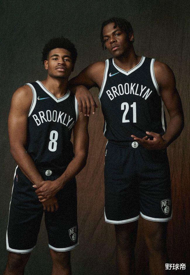 篮网队 篮网跟他签约了！身高2米11，体重120公斤！他能为篮网做些什么？