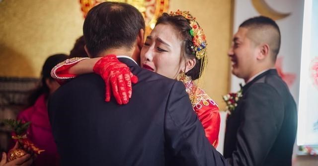 虚拟恋人打着交友旗号,提供“不正经交易”?女性热情不输男性?