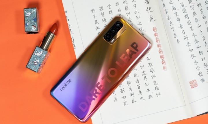 局域网|realme V16来袭，5300mAh+6nm，还有12+256G版本