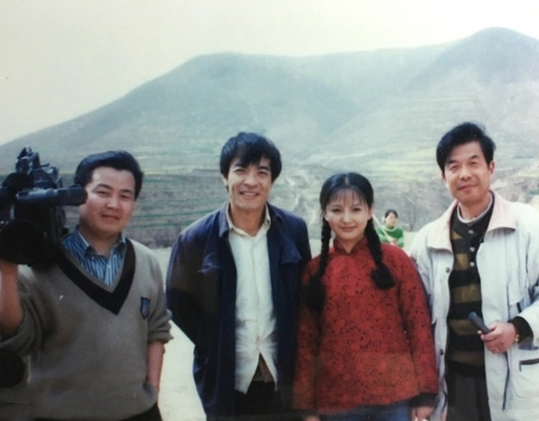2000年刘丹车祸身亡,至死没等来前男友的爱,而蒙丹也已成家生娃