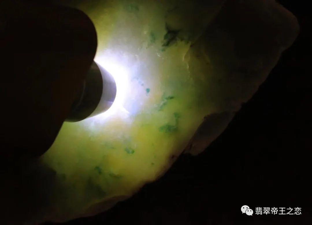 翡翠|房地产老总靠500万原石翻身!翡翠收藏有时就是这么神奇