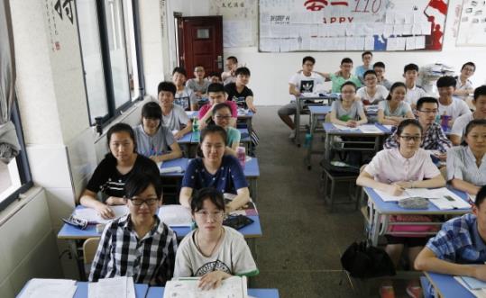 考研|考研拟录取后，有必要给导师带“见面礼”吗？投其所好大有讲究
