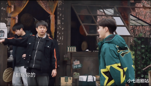 张子枫|常驻三季《向往的生活》,张子枫没有综艺感,存在感低,不如退出