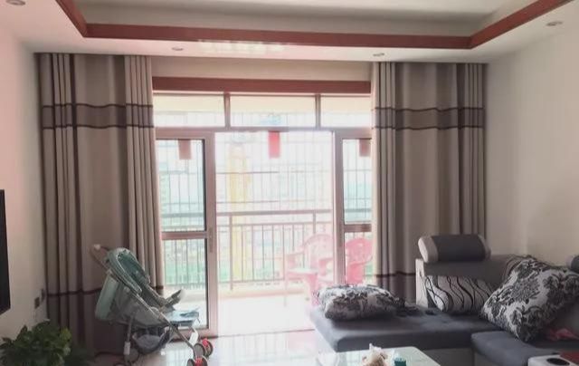 |表哥买楼房，装完特别长脸，卫生间有些垮