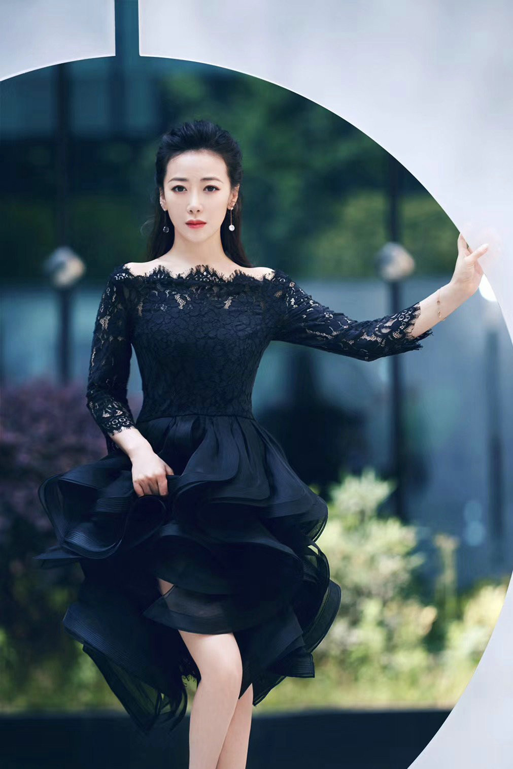 陈紫函|陈紫函美艳动人，脸蛋精致，身材有料不输柳岩，46岁美成了少女