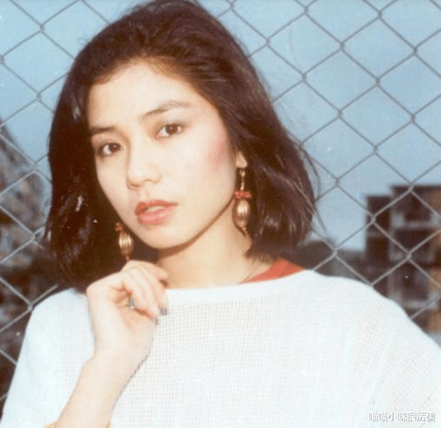 何赛飞|长着一张“风情万种”的脸，情史却出奇干净的7位女明星，人不可貌相