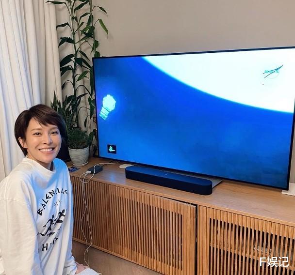 TVB|TVB小花亲自下厨与男友在家享受二人世界 剪短发后和男友有夫妻相