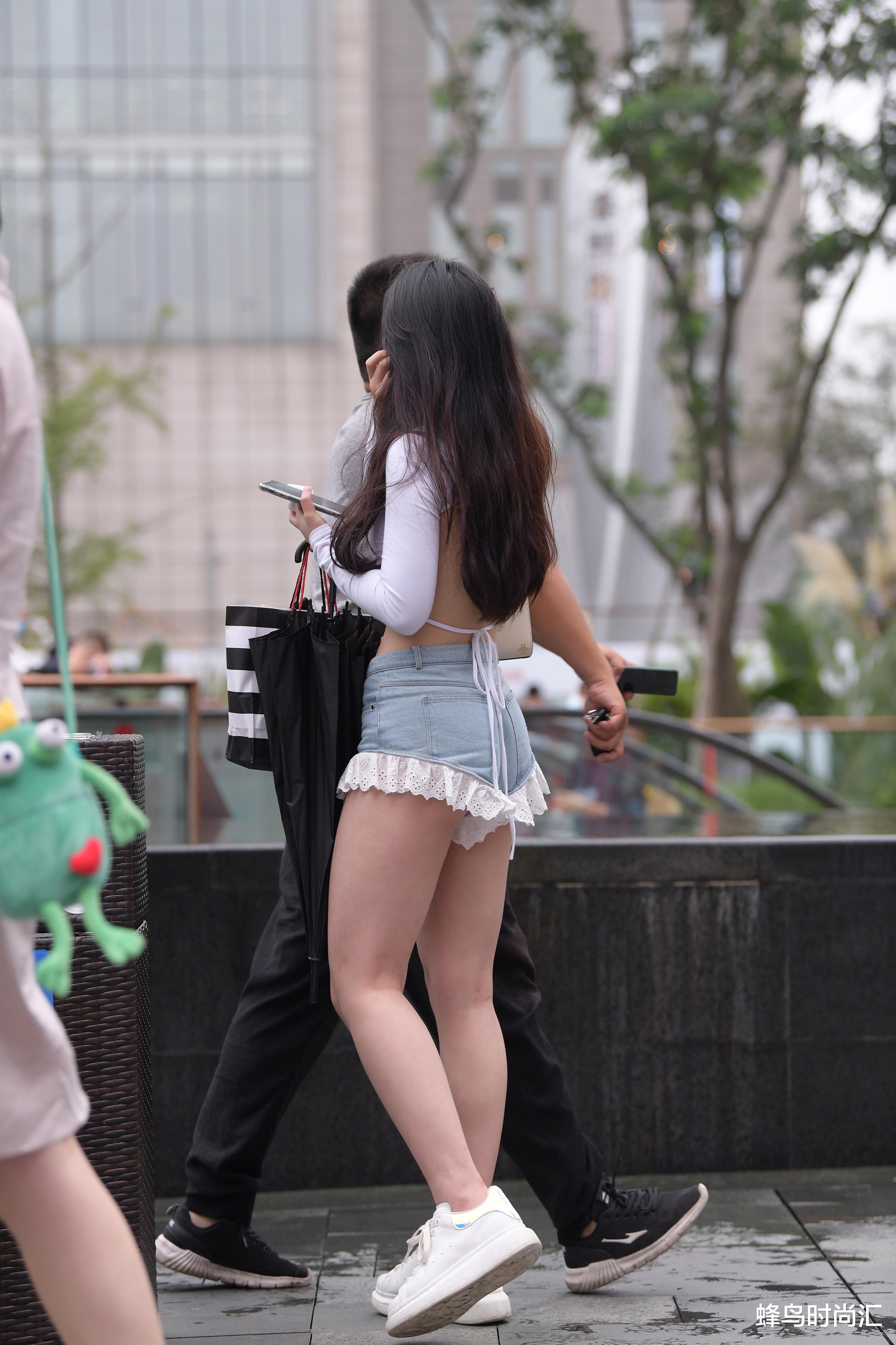 蜂鸟时尚汇|有条件前卫些会更美，美丽少女就该这么穿，真迷人