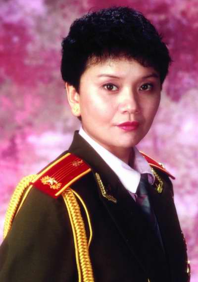 王静|著名歌唱家王静：离开聂卫平后，她独自抚养儿子的艰辛岁月