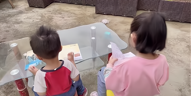 |奇奇独自高歌，姚威贴心准备晚餐，网友：姚威穿着谁的棉裤？