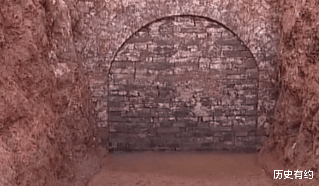 农村见闻 罕见明朝王爷墓:没被盗过却挖出现代毛巾,墓中珍宝堆积成山