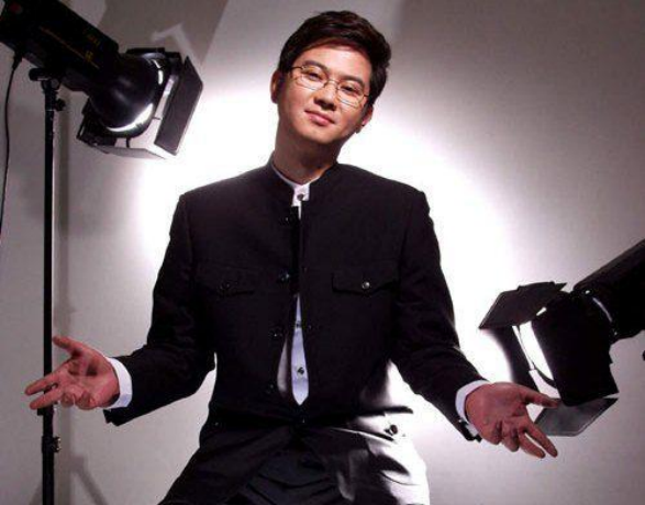 谢娜|三婚两离惹争议，搭档涂磊主持爱情保卫战的赵川，现在怎样了？