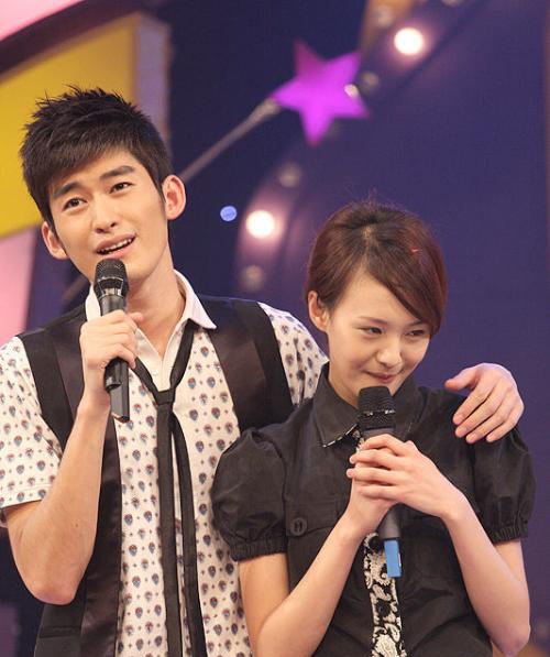 肖战|郑爽的“出格”，折射出多少中国女明星的无奈？