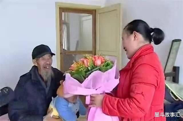 2012年,湖南少女主动嫁给70岁老头,婚后生下儿子,如今怎么样了