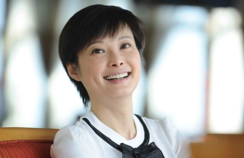 袁立|袁立和斯琴高娃的恩怨，竟意外牵出章子怡丑闻，李冰冰也难逃一劫