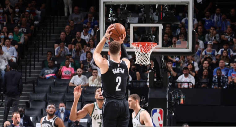 詹姆斯·哈登|17中5！哈登抢七大战再拉垮，比赛没结束就溜出球场，你真配不上总冠军