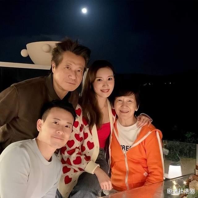 石修|香港著名老戏骨迎74岁生日，保养似小伙，被赞越老越有味道