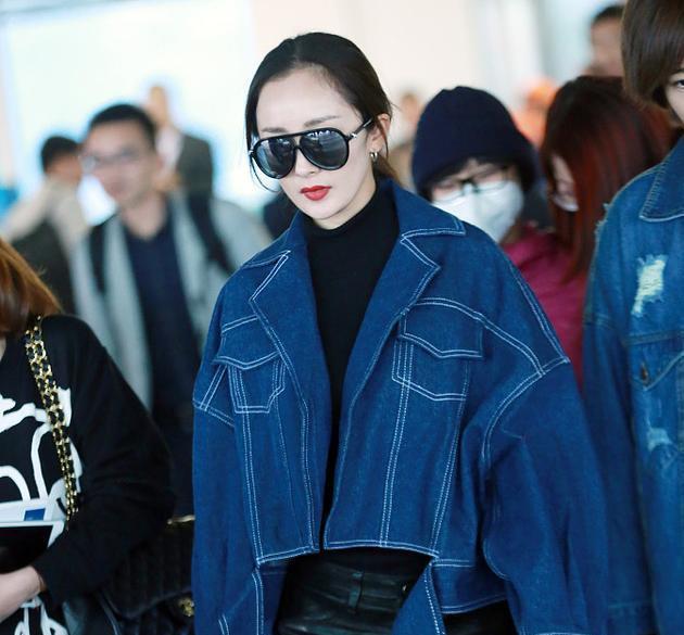 美颜|邓紫棋瘦身成功之后，穿上皮裤就是凹凸有形的好身材