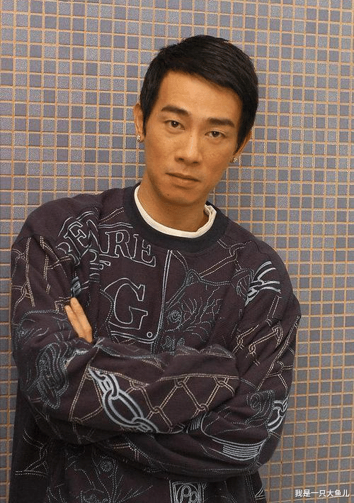 披荆斩棘|《披荆斩棘》《追光吧》两大节目组互相嘲讽，不断曝出嘉宾黑料