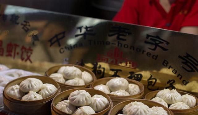 小超侃事|速食产品大涨价，以前几块钱一包，卖到40都有人买，涨价卖更好？