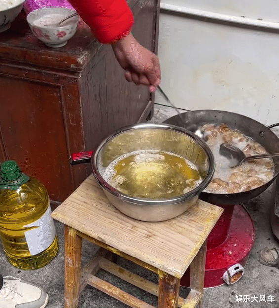 欧美明星|牛爱芳更新演员阵容，摄影师从幕后转到台前，小春花有新爷爷了